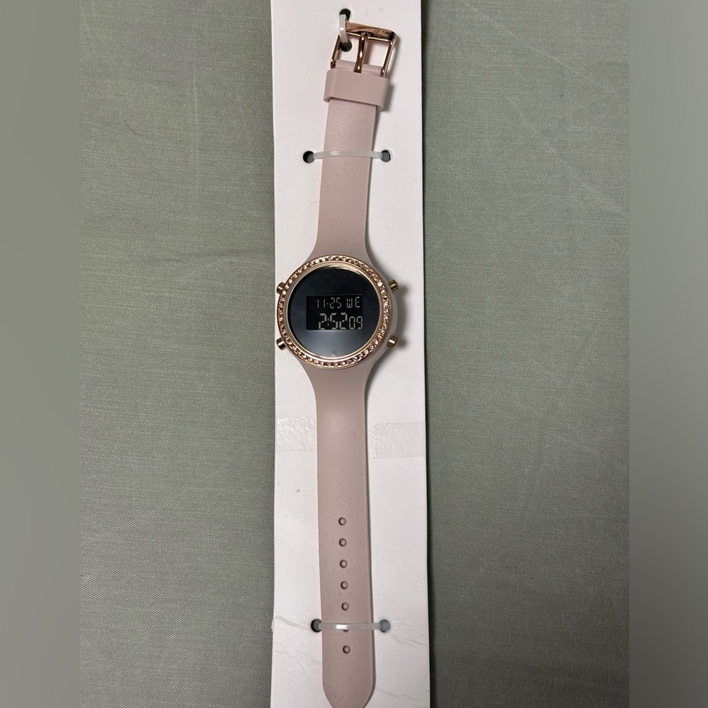 NEW Digital Women Watch. Pink band. Never used.
